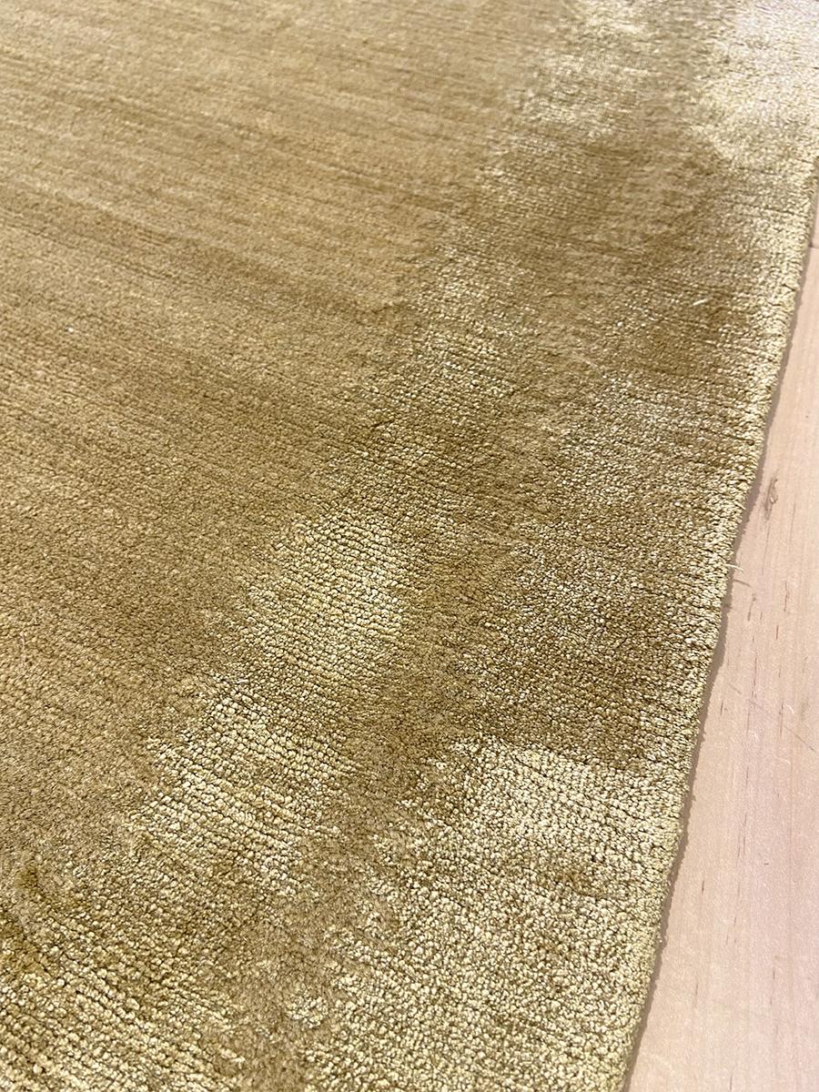 gold detail
