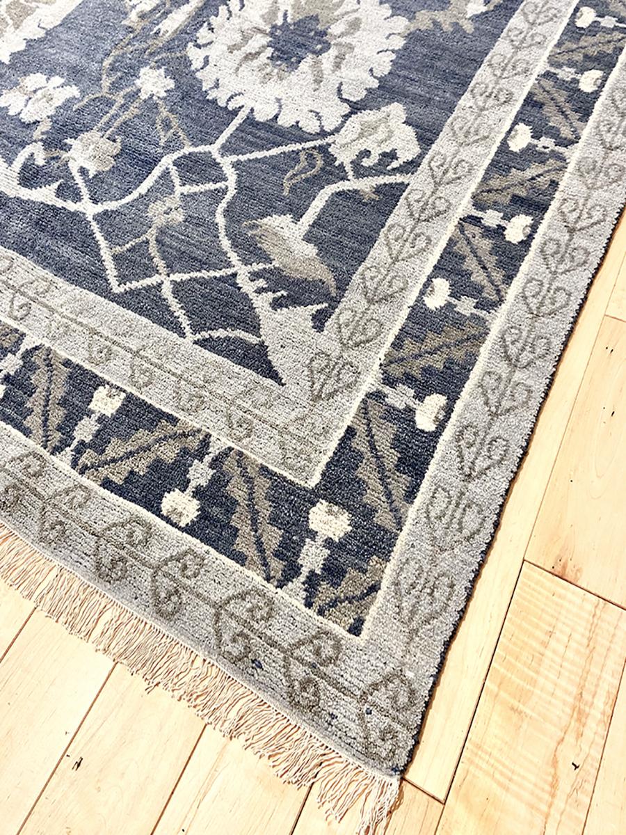 pitch blue detail